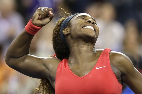 Serena Williamsová porazila Viktorii Azarenkovou a stala se nejstarší vítězkou US Open v historii.