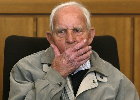 Bývalý dstojník SS Siert Bruins ped hagenským soudem