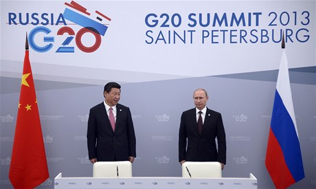 Rusko hostí summit G20. Ruský prezident Vladimir Putin (vpravo) se svým ínským protjkem Si in-pchingem