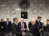 Zahraniní výbor amerického Kongresu jedná o intervenci v Sýrii. John McCain...