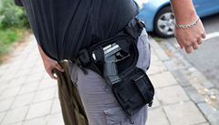 Vymaha�i jsou ozbrojeni.