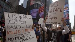 Obama zna�n� roz�í�il program bezpilotních letoun� Bushovy vlády a jeho "seznam ter��" se ukázal být ú�inný p�i likvidaci ozbrojenc� Al-Káidy v Afghánistánu, Pákistánu a Jemenu, ani� by byly ohro�eny americké síly. 