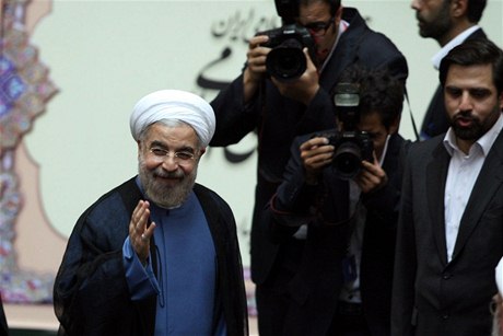 Íránský prezident Hasan Rúhání sloil prezidentskou písahu 4. srpna 2013