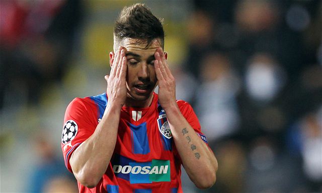 Zklamaný Petr�ela.