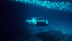 Auto mnící se v ponorku bylo jedním z nejvýraznjích technických vynález slouících filmovému agentu 007 Jamesi Bondovi