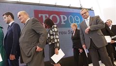 V 11 hodin dopoledne za�al brífink, na kterém TOP 09 p�edstavila sv�j volební program a p�edvolební kampa�.