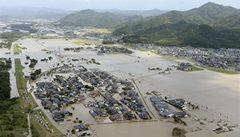 Následky tajfunu v Japonsku (ilustraní fotografie).