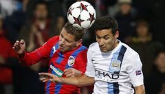 Kova�ík v hlavi�kovém souboji s Navasem.