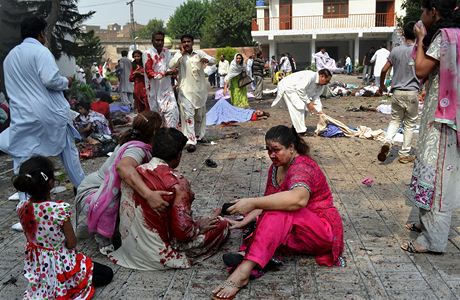 Následky jednoho z mnoha teroristických útok v Pákistánu.