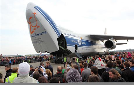 Jedním z lákadel byl obí transportní letoun An-124 Ruslan.