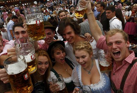 Mnichov zaívá pi Oktoberfestu pravé n, turisté utratí miliardy.