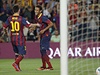 Radost fotbalist Barcelony Neymara (vpravo) a Lionela Messiho