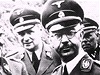 Vdce SS a gestapa Heinrich Himmler (vpravo)