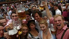 Mnichov zav pi Oktoberfestu prav n, turist utrat miliardy