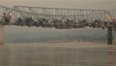 Star most v Kentucky byl zen odplen