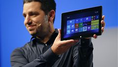 Americká softwarová společnost Microsoft představila novou generaci svého počítačového tabletu Surface 2. 