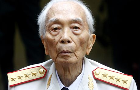 Vietnamský generál Vo Nguyen Giap zemel ve vku 102 let (snímek byl poízen v roce 2008).