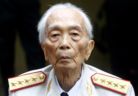 Vietnamský generál Vo Nguyen Giap zemel ve vku 102 let (snímek byl poízen v roce 2008).