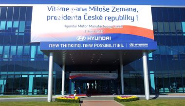 Milo Zeman navtvil tak korejskou automobilku Hyundai v Noovicch.