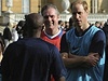 Na trávníku Buckinghamského paláce se poprvé hrál fotbal.