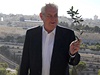 Prezident Milo Zeman navtívil v Jeruzalém Olivetskou horu, kde obdrel darem olivovou ratolest. 