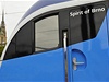 eské dráhy (D) pedstavily 18. záí na brnnském hlavním nádraí první elektrickou lokomotivu Taurus od Siemensu ve firemním modrobílém nátru s logem D.