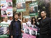 Protest v Londýn se zúastnili i známí umlci: hudebník Damon Albarn (vlevo) a herec Jude Law (vpravo)