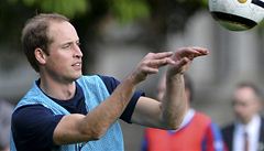 Na trávníku Buckinghamského paláce se poprvé hrál fotbal.