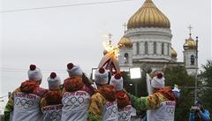 VIDEO: Smla provz olympijsk ohe. V Moskv zhasl u tyikrt
