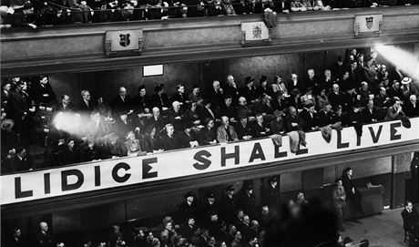 Ustavující schze hnutí Lidice Shall Live v britském Stoke-on-trentu z 6. záí 1942