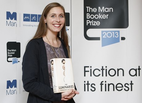 Man Bookerovu cenu získala Novozélananka Eleanor Cattonová.