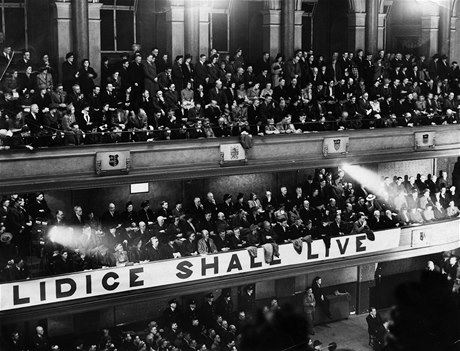 Ustavující schze hnutí Lidice Shall Live v britském Stoke-on-trentu z 6. záí 1942