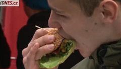 Na Náměstí Míru se sešli milovníci hamburgerů