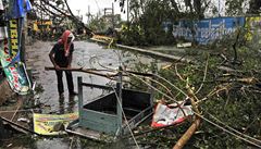 Indii zashl siln cyklon. Deset mrtvch, ady evakuovaly milion lid