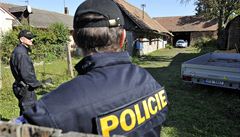 Policie ukončila vyšetřování zabetovaných těl ve stodole na Nymbursku