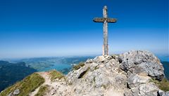 Z vrcholku hory Mahdlgupf v rakouských Alpách odcizili neznámí zlodji soku Krista. Horolezci jsou rozhoeni (ilustraní foto)
