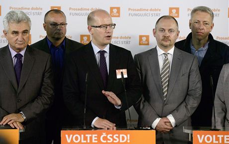 Pedseda SSD Bohuslav Sobotka na tiskové konferenci strany.
