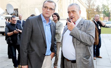 Karel Schwarzenberg s Miroslavem Kalouskem po volbách.