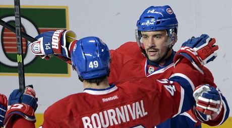 eský hokejista Montrealu Canadians Tomá Plekanec (vpravo) a jeho spoluhrá Michael Bournival