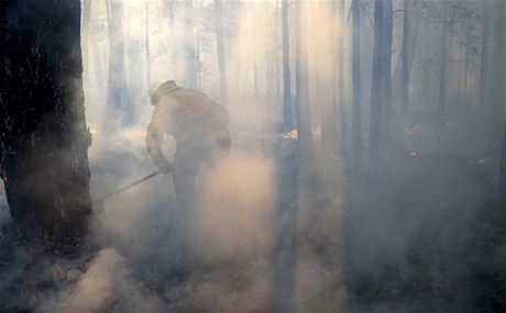 Austrálie kvli rozsáhlým lesním poárm vyhlásila mimoádný stav