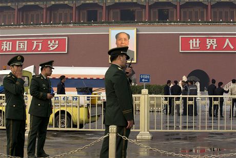Policie na pekingském námstí Tchien-an-men (ilustraní fotografie).