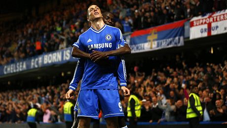 Torres slaví gól proti City