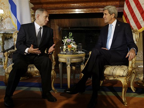 Jednání amerického ministra zahranií Johna Kerryho a izraelského premiéra Benjamina Netanjahua v ím trvala sedm hodin
