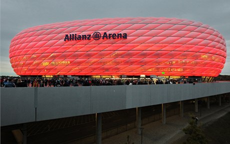 Alianz Arena ped zápasem Bayernu s Plzní.