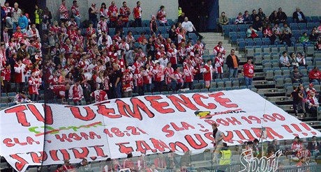 Fanoukm hokejové Slavie se nalíbila kolize utkání s tou fotbalovou.