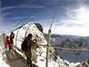 Turisté na alpské vyhlídce na hoe Titlis poblí výcarského zimního stediska Engelberg.