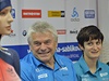 Rychlobruslaka Martina Sáblíková (vpravo) a trenér Petr Novák