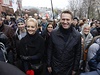 Shromádní ruské opozice v ulicích Moskvy. Alexej Navalnyj uprosted, spolu s manelkou Julijí