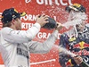 Rosberg ampaským "osprchoval" erstvého ampiona Vettela.