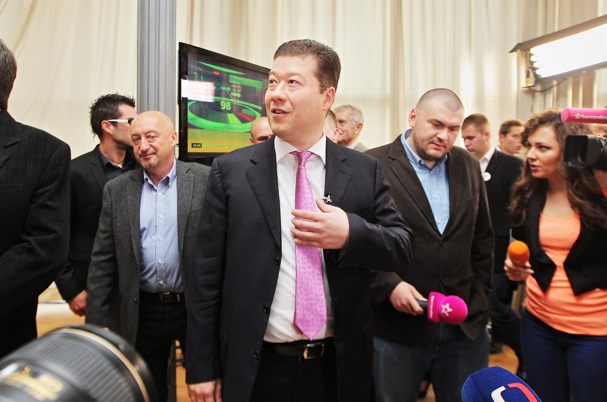 Tomio Okamura ve volebním �tábu strany Úsvit p�ímé demokracie.